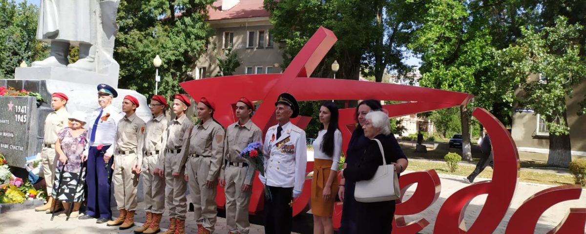 Сотрудники Харцызского ГУЮ приняли участие  в торжественных мероприятиях в честь 77-летия  со Дня освобождения Донбасса